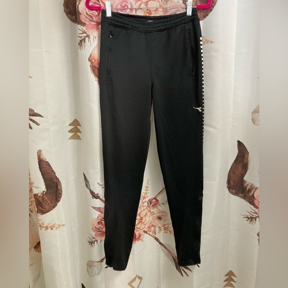 Small Diadora pants​​​​​​​​​​​​
